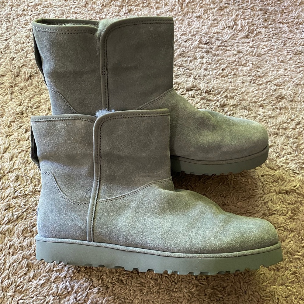 Ugg Cory II Genuine Shearling Lined Boot Women's Size 10 Gray, Read Description